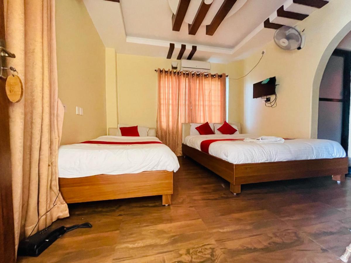 Hotel Dream Light Pokhara Buitenkant foto